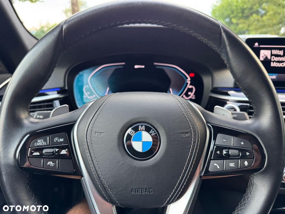 BMW Seria 5 530e xDrive M Sport Edition - 29