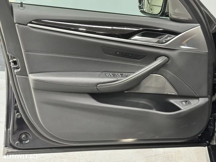 BMW M5 M550i xDrive AT - 10