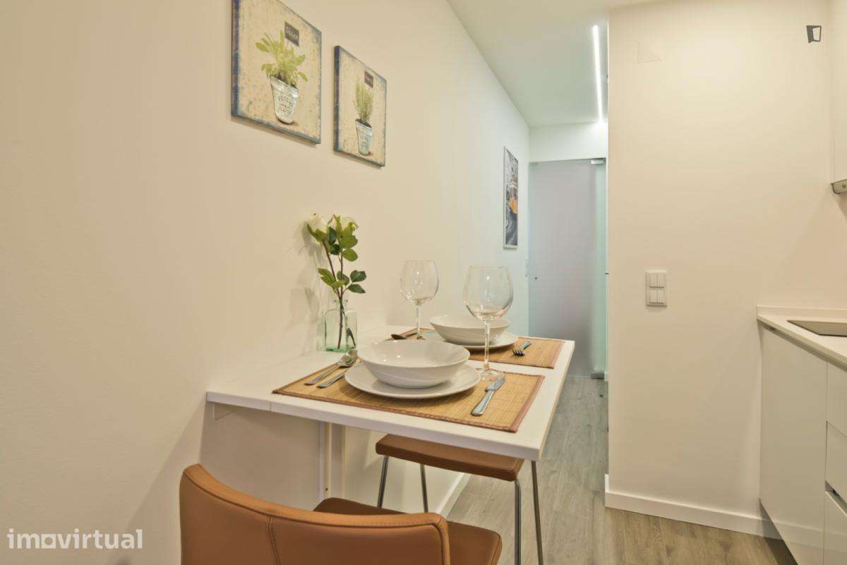 Apartamento com 1 quartos - localizado em Princípe Real Lisbon - Grande imagem: 4/35