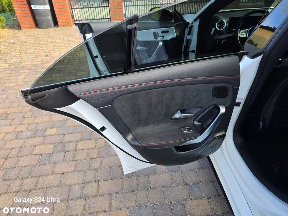Mercedes-Benz CLA 200 7G-DCT AMG Line Advanced Plus - 32