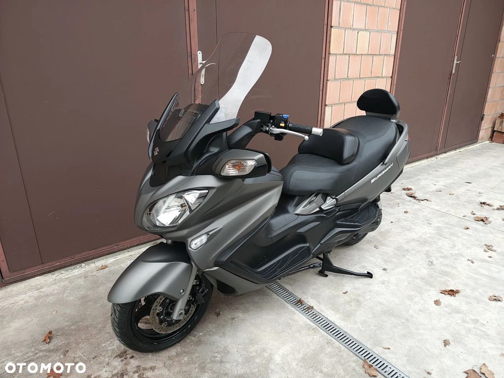 Suzuki Burgman - 4