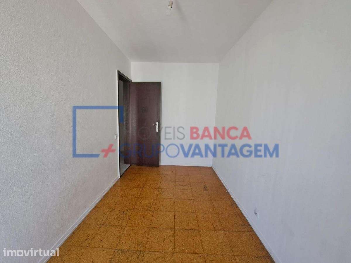 APARTAMENTO T3 A VENDA - Grande imagem: 4/27
