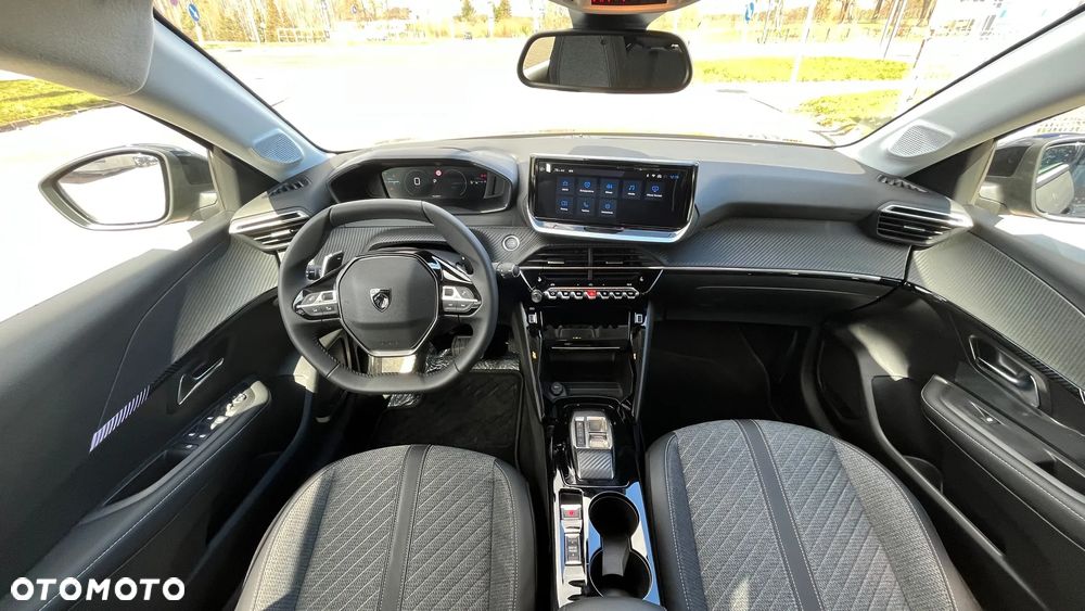 Peugeot 208 - 11