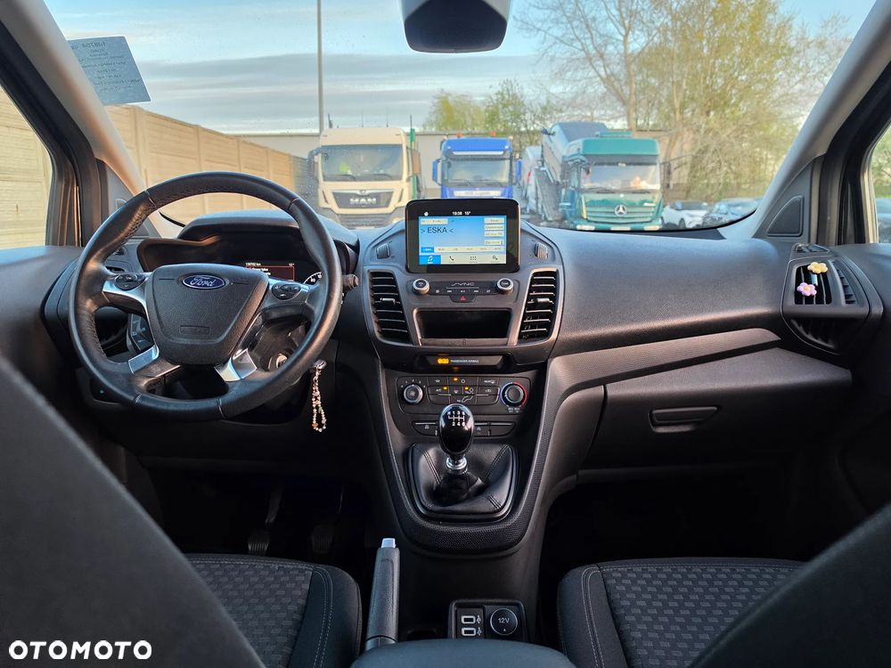 Ford Tourneo Connect - 15