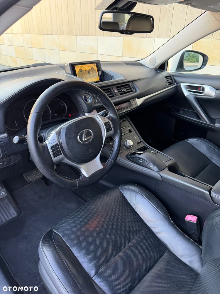 Lexus CT 200h Prestige - 14