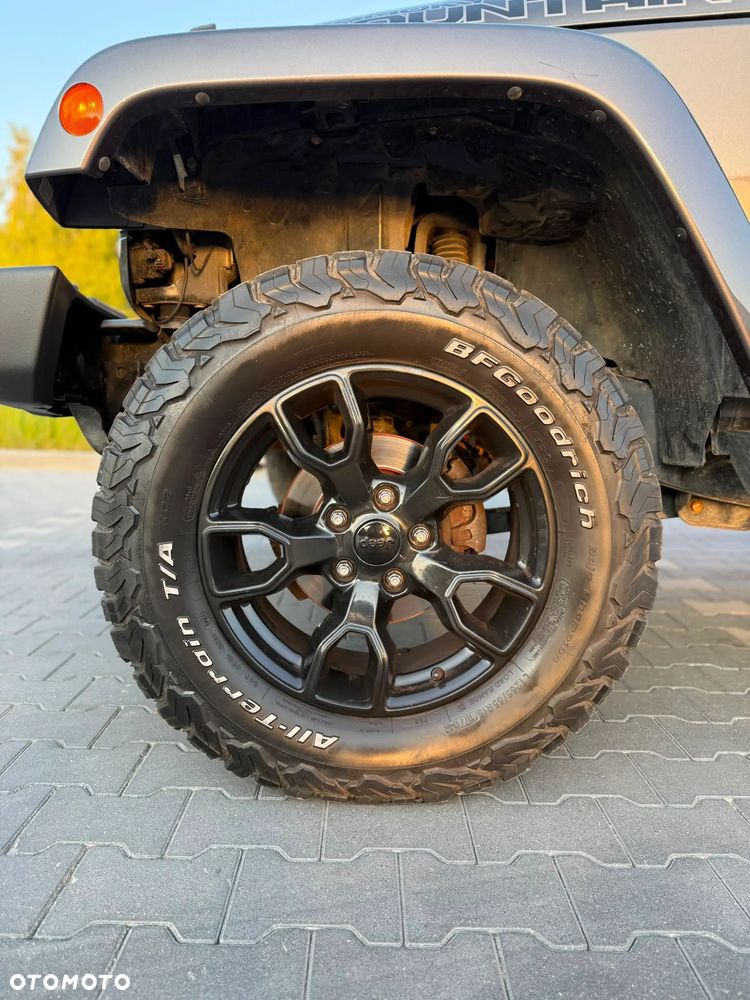 Jeep Wrangler - 11