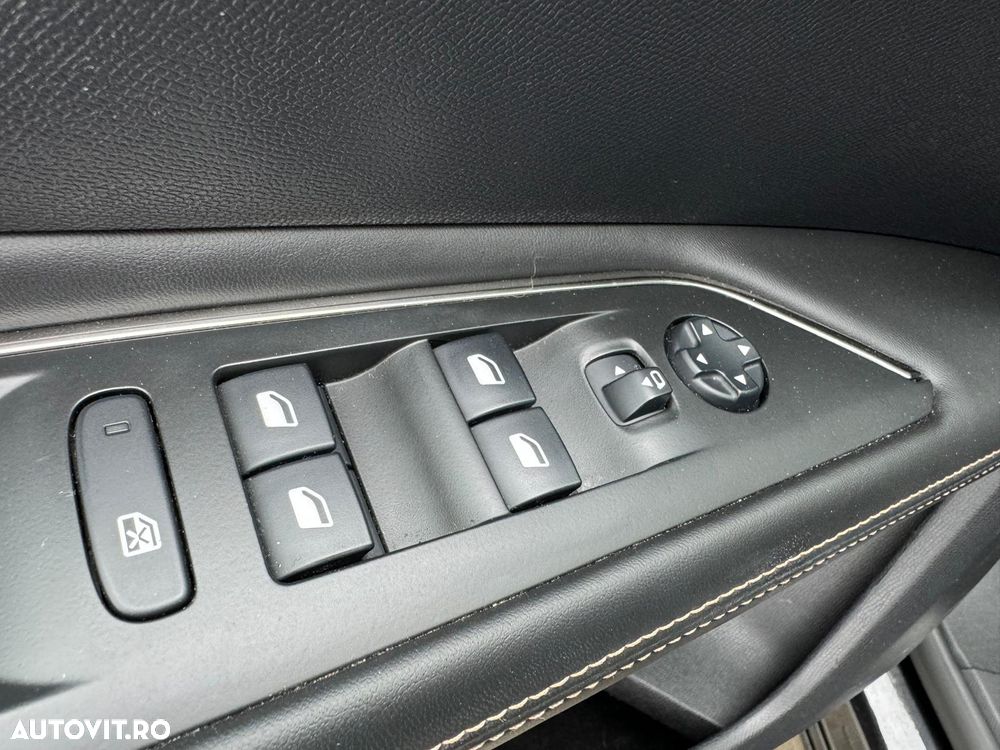 Peugeot 3008 1.2 PureTech Turbo S&S GT-Line - 27