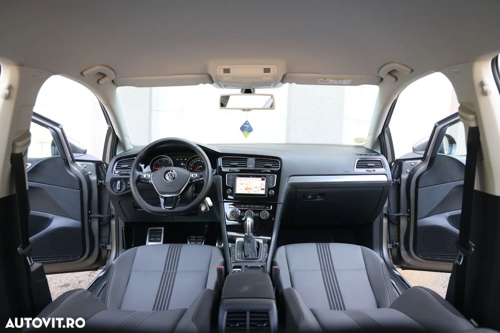 Volkswagen Golf 1.6 TDI DPF BMT DSG Comfortline - 12