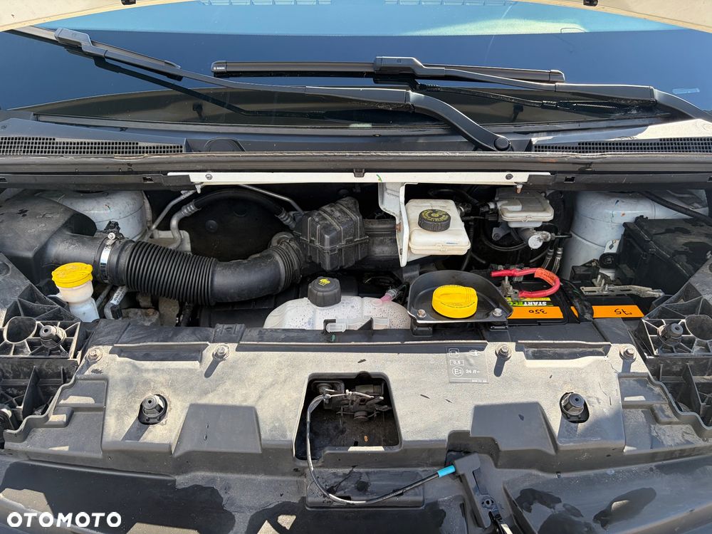 Renault Trafic - 16