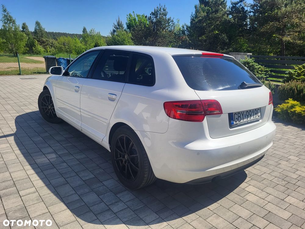 Audi A3 Sportback 1.6 TDI DPF Ambiente - 7