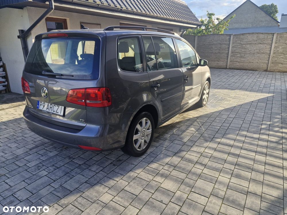 Volkswagen Touran - 4