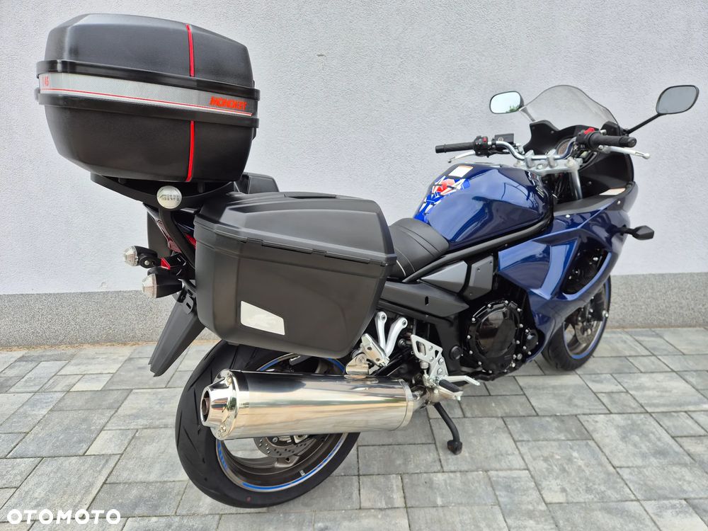 Suzuki GSX - 12