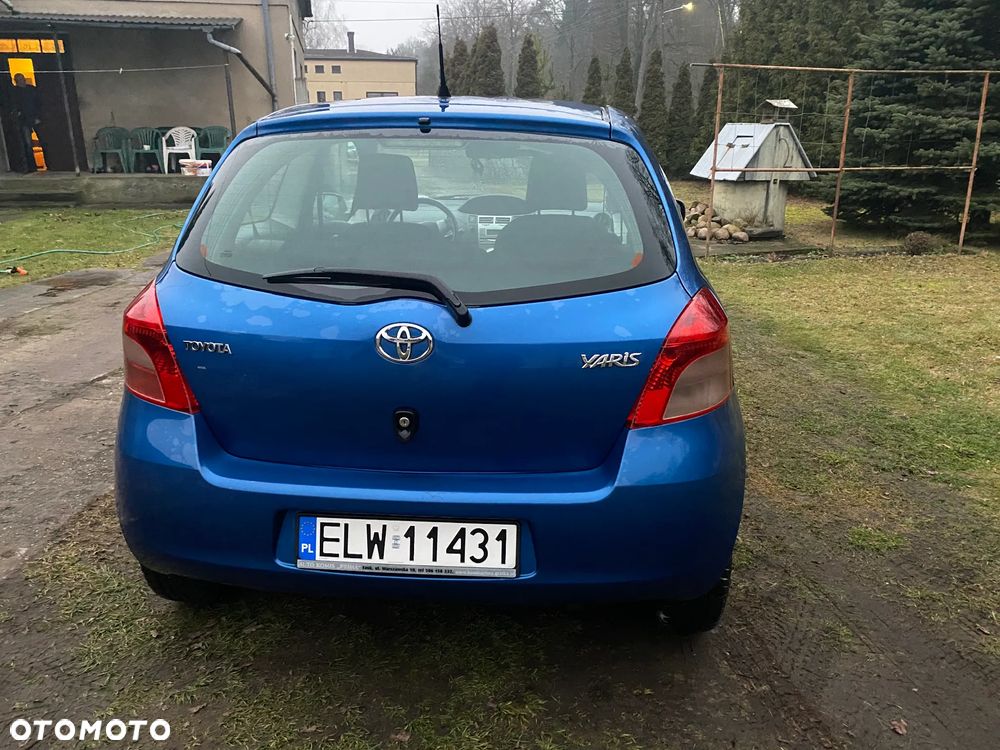 Toyota Yaris 1.0 VVT-i - 8
