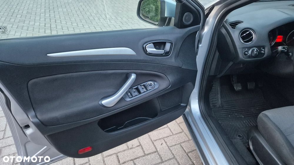 Ford Mondeo 2.0 TDCi Titanium - 20