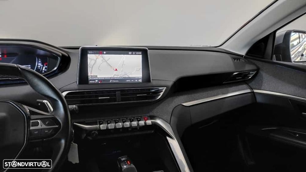 Peugeot 3008 1.2 PureTech Allure EAT8 - 26