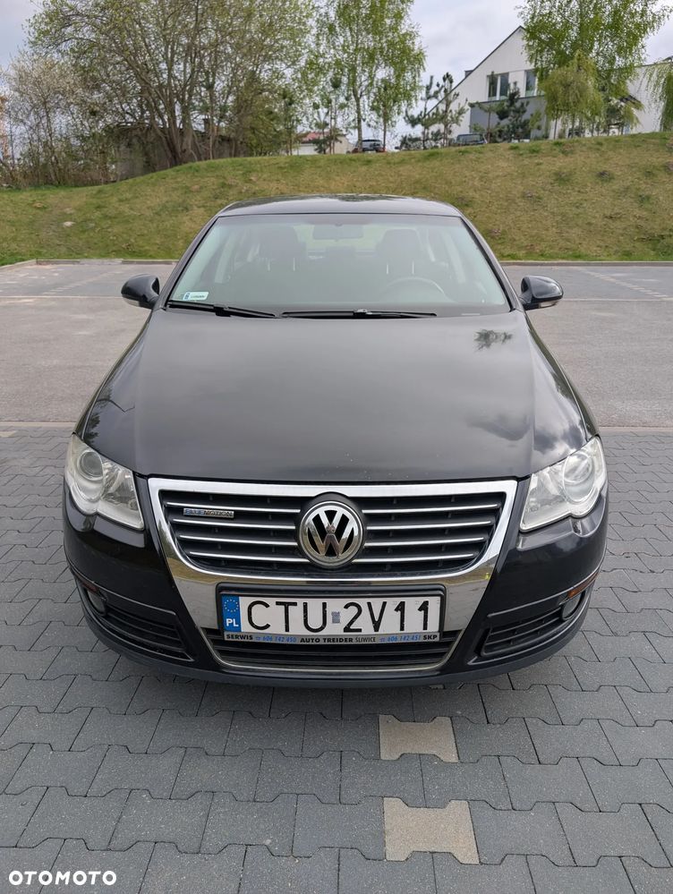 Volkswagen Passat 1.9 TDI DPF BlueMotion - 1