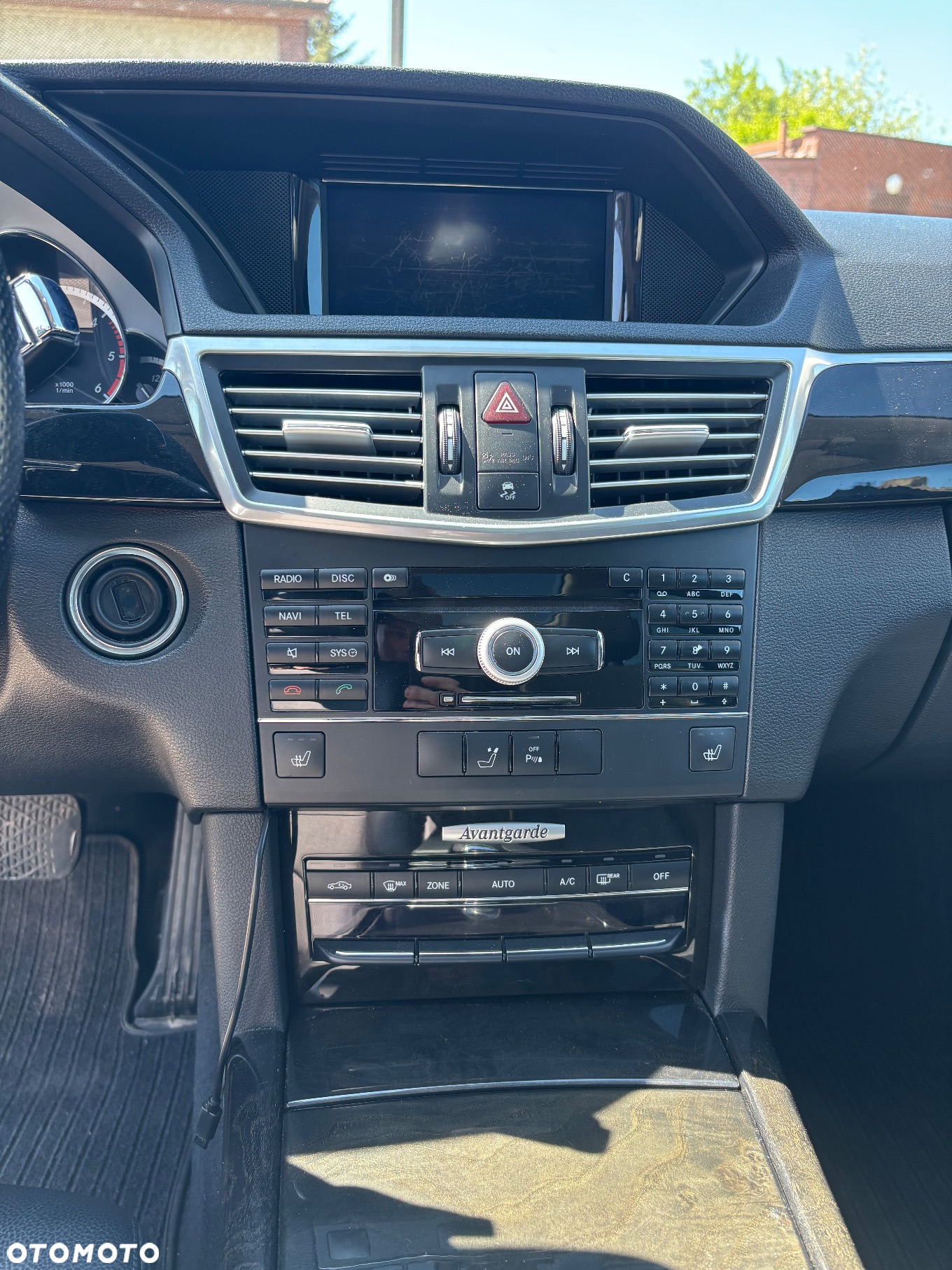 Mercedes-Benz Klasa E 350 T CDI DPF BlueEFFICIENCY 7G-TRONIC Avantgarde - 12