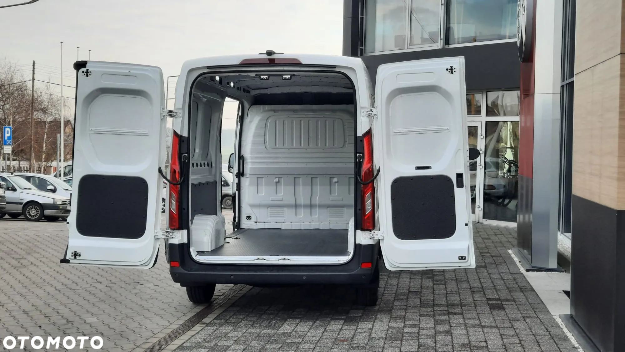 Maxus DELIVER 9 - 7
