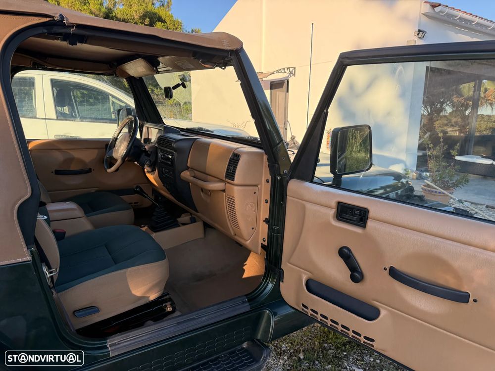 Jeep Wrangler 4.0 Auto Sahara - 13