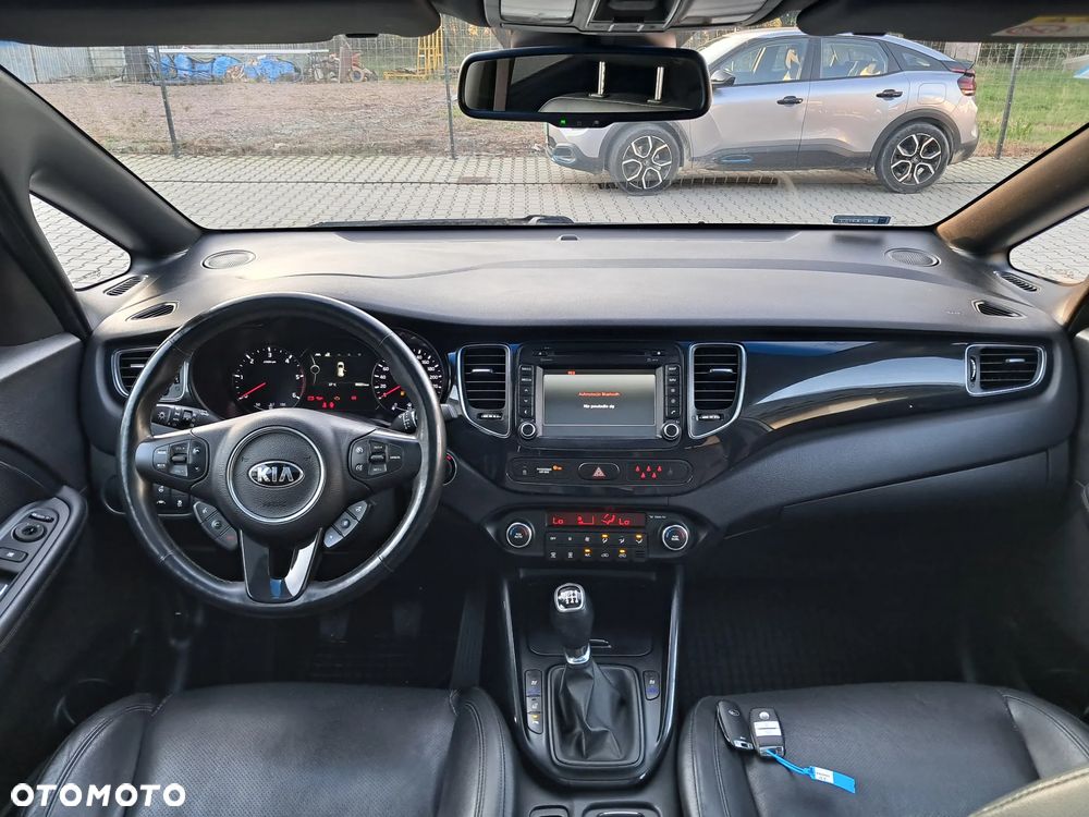 Kia Carens 1.7 CRDi XL 7os - 21