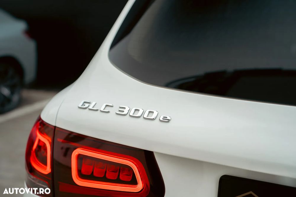 Mercedes-Benz GLC 300 e 4MATIC - 12