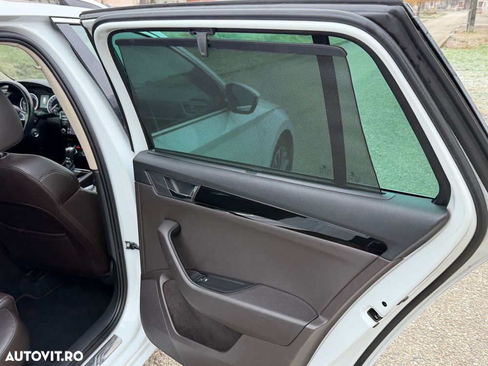 Skoda Superb Combi 2.0 TDI DSG 4X4 Laurin & Klement - 17