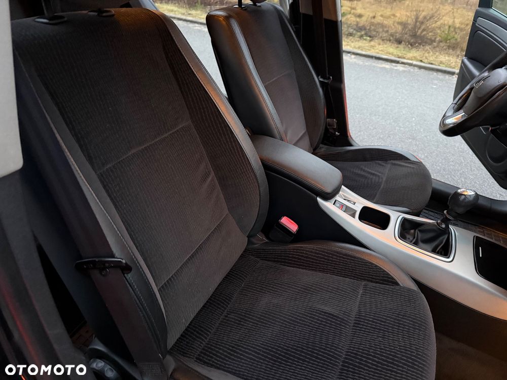 Renault Laguna dCi 150 FAP Start-Stop Dynamique - 26