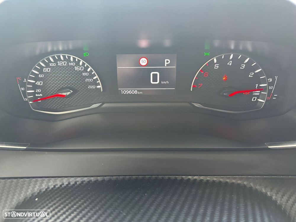 Peugeot 2008 1.2 PureTech Allure EAT6 - 13