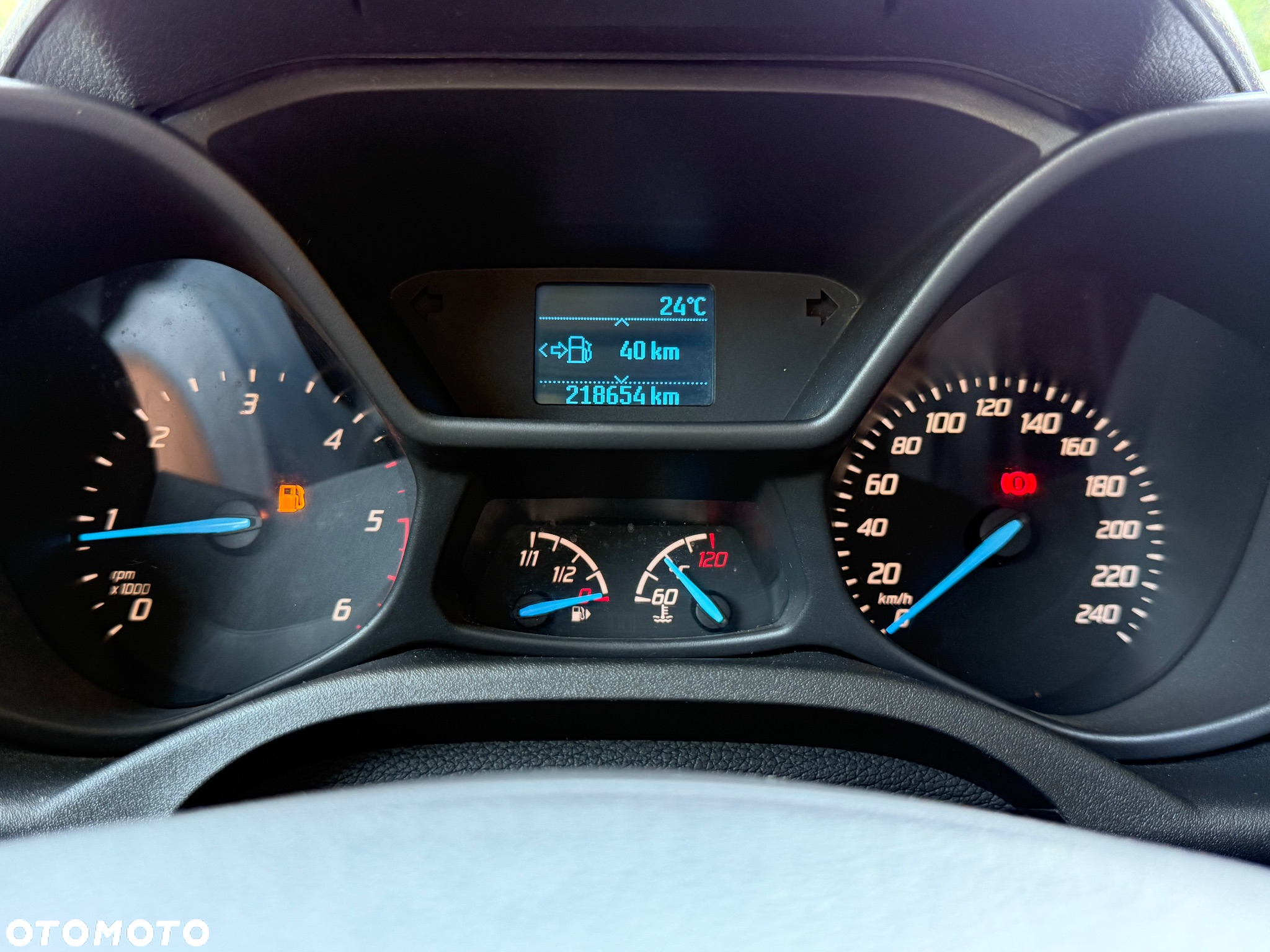 Ford Transit Connect klimatyzacja webasto hak piękny - 27