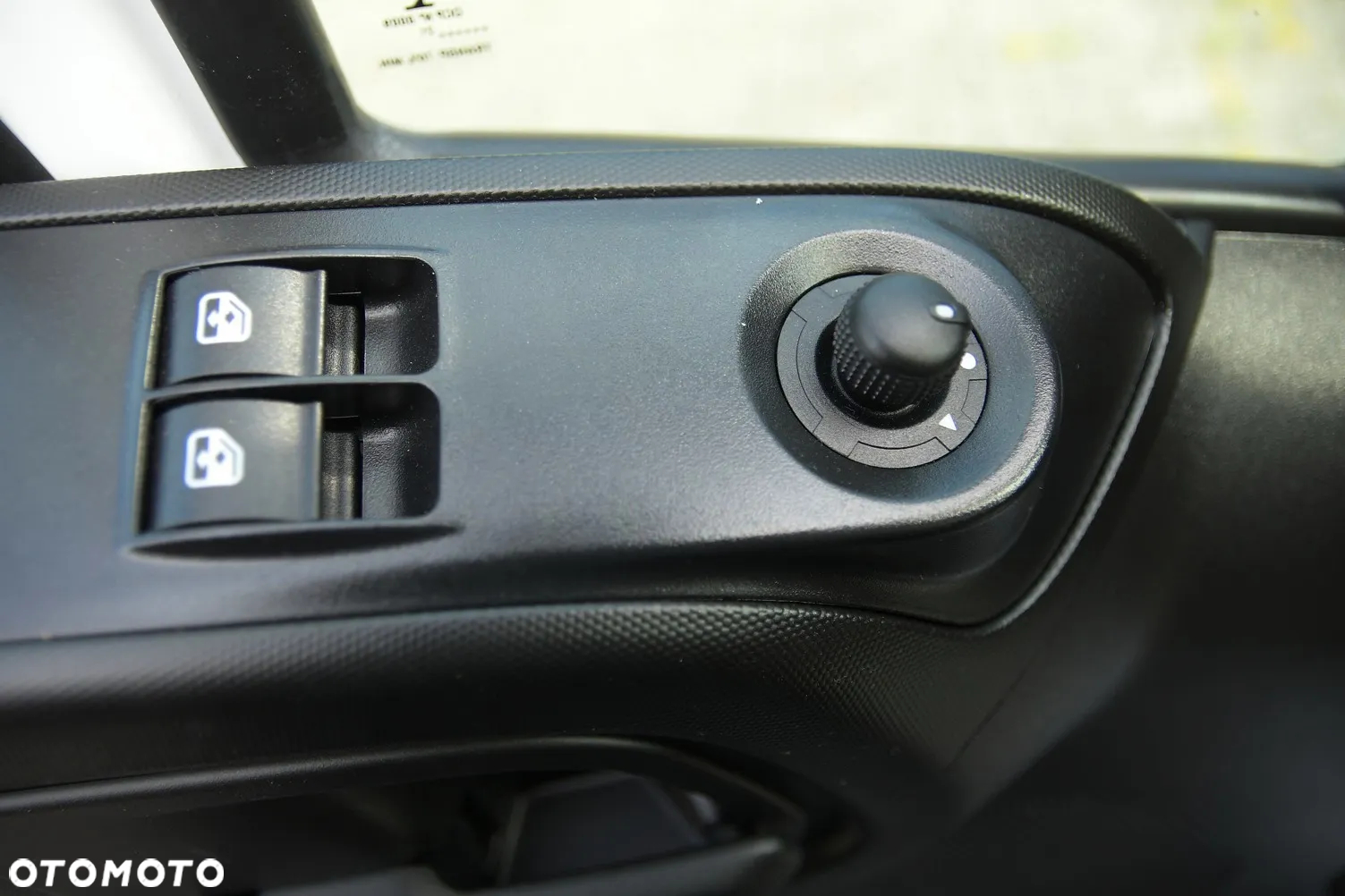 Iveco DAILY 35-140 * ZWYŻKA KLUBB * KT 20 * 4 tyś km! Pojazd Specjalistyczny ! - 32