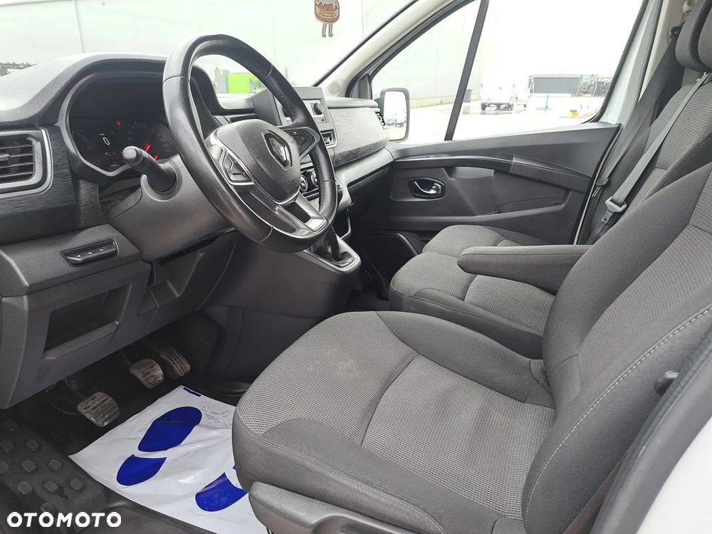 Renault Trafic 2.0 dCi - 13