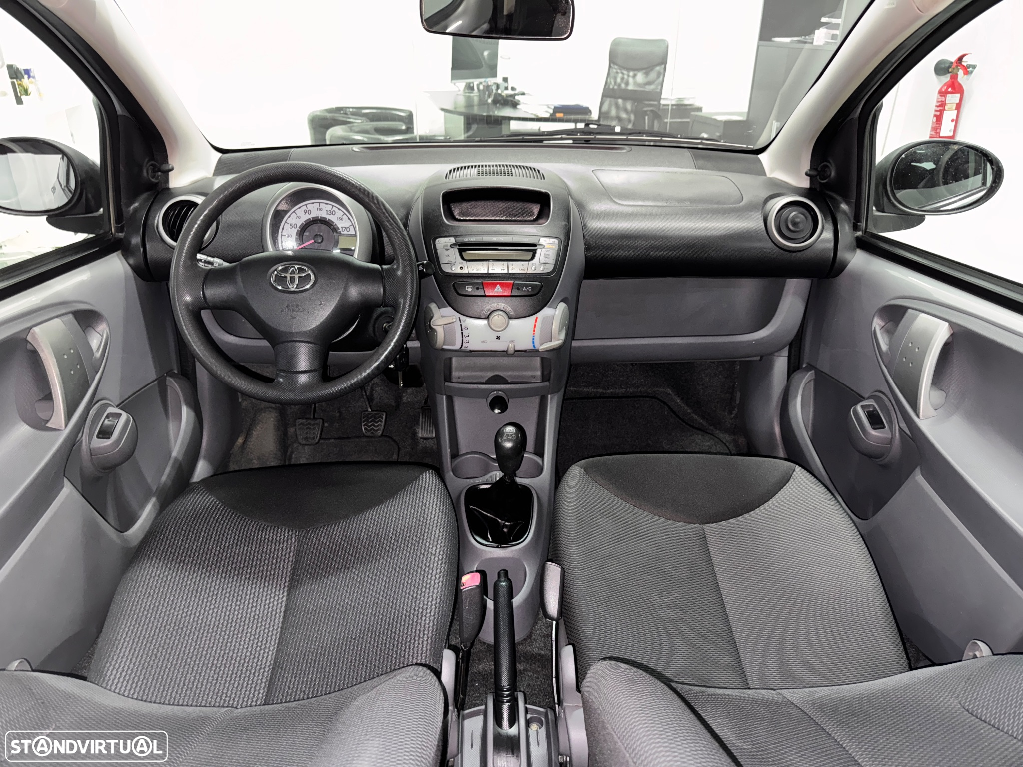 Toyota Aygo 1.0 + AC - 9