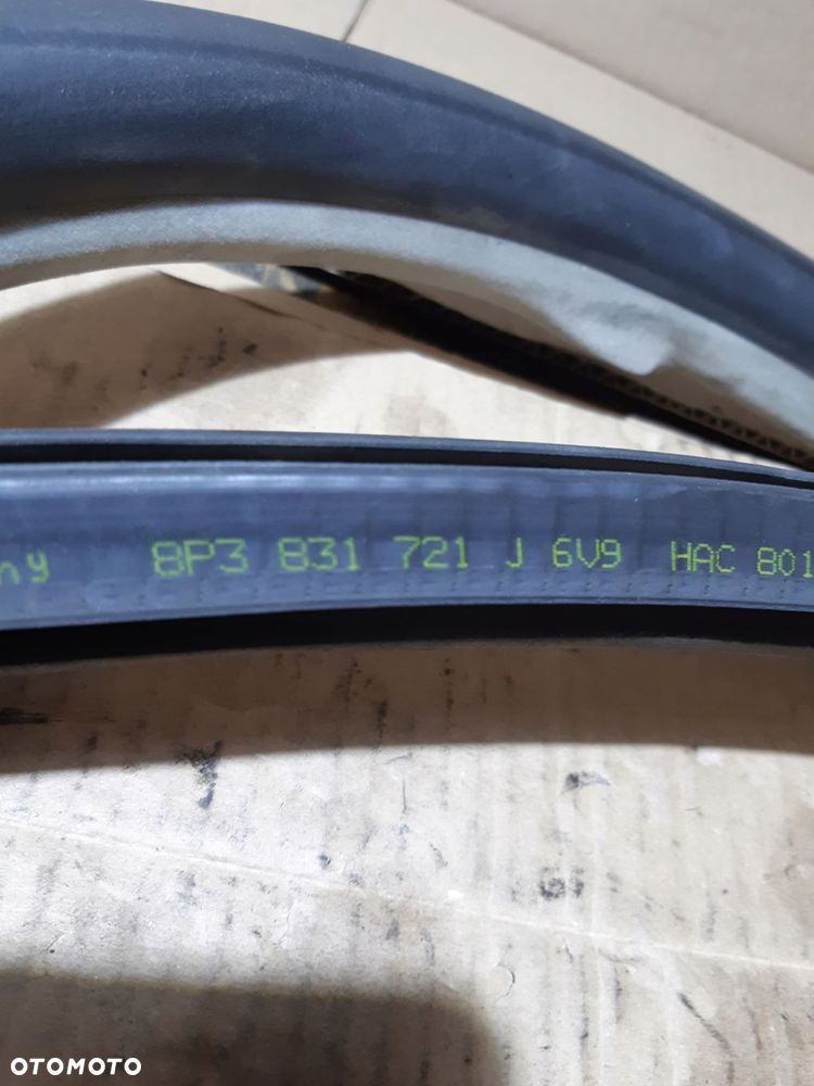 AUDI A3 8P 3D USZCZELKA DRZWI LEWE PRZEDNIE LEWY PRZÓD 8P3831721J - 2