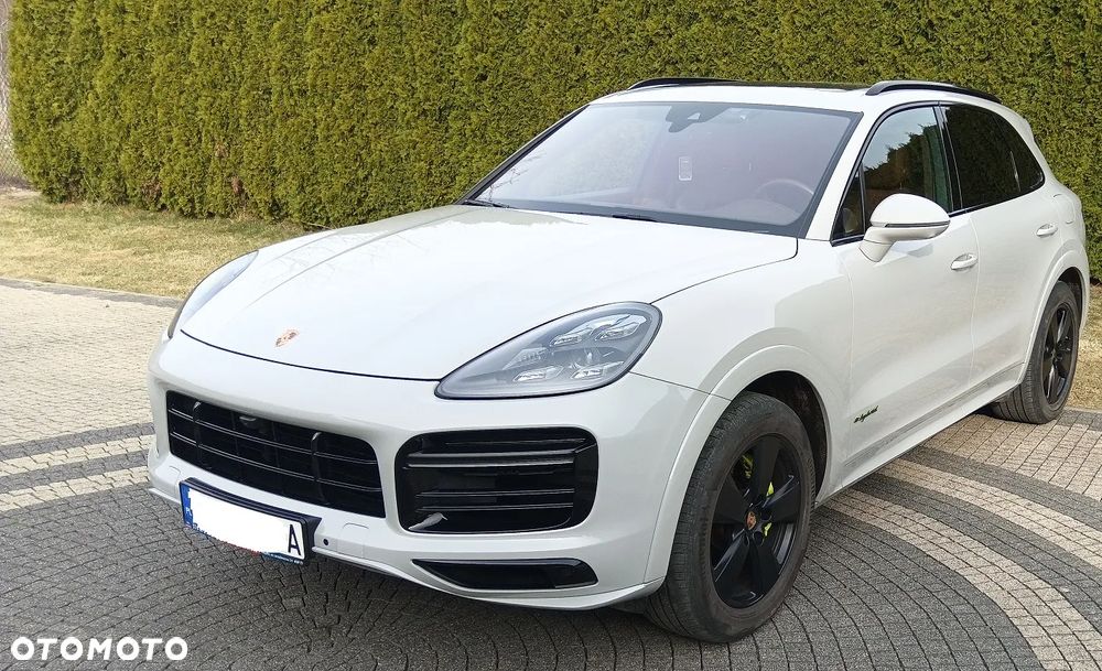 Porsche Cayenne - 1