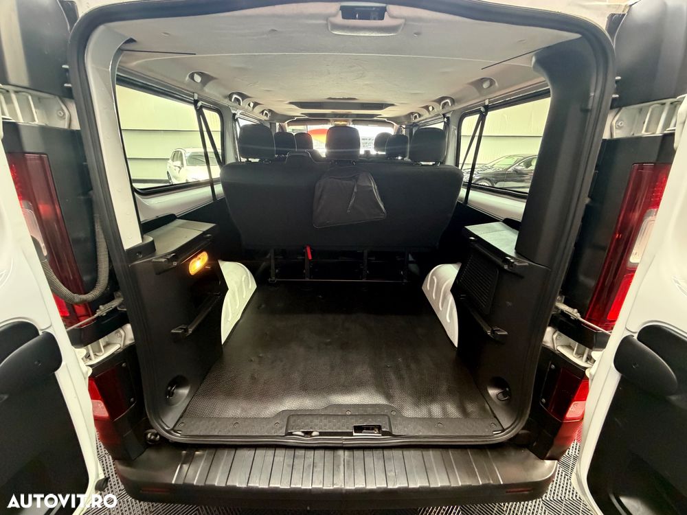 Renault Trafic Combi L2H1 7+1 Expression - 17
