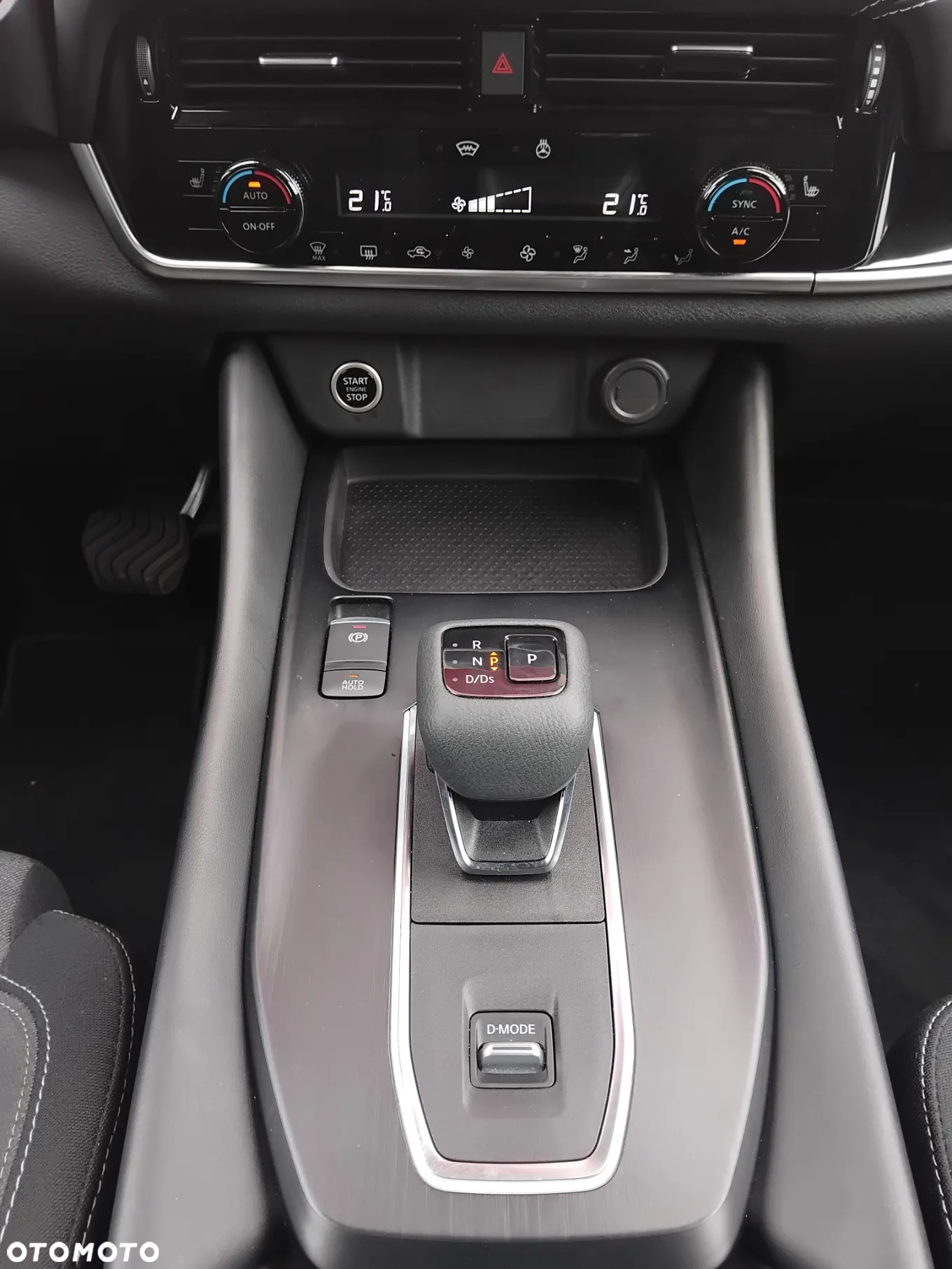 Nissan Qashqai 1.3 DIG-T mHEV N-Connecta Xtronic - 11