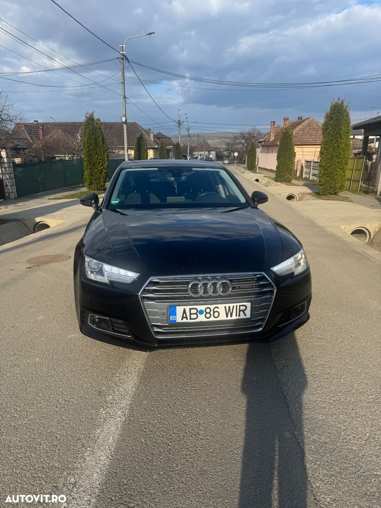 Audi A4 2.0 TDI ultra S tronic design - 1
