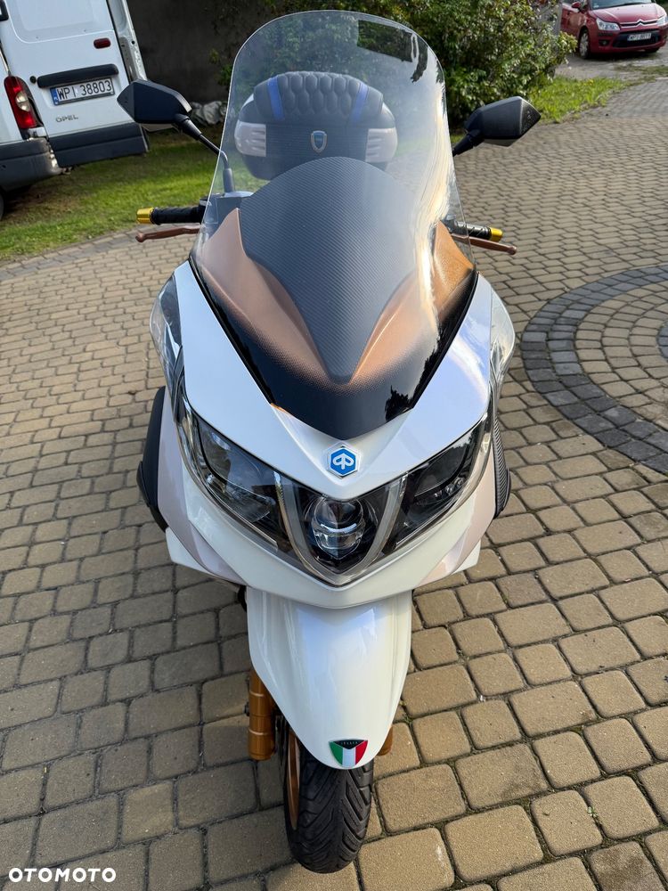 Piaggio X10 - 8