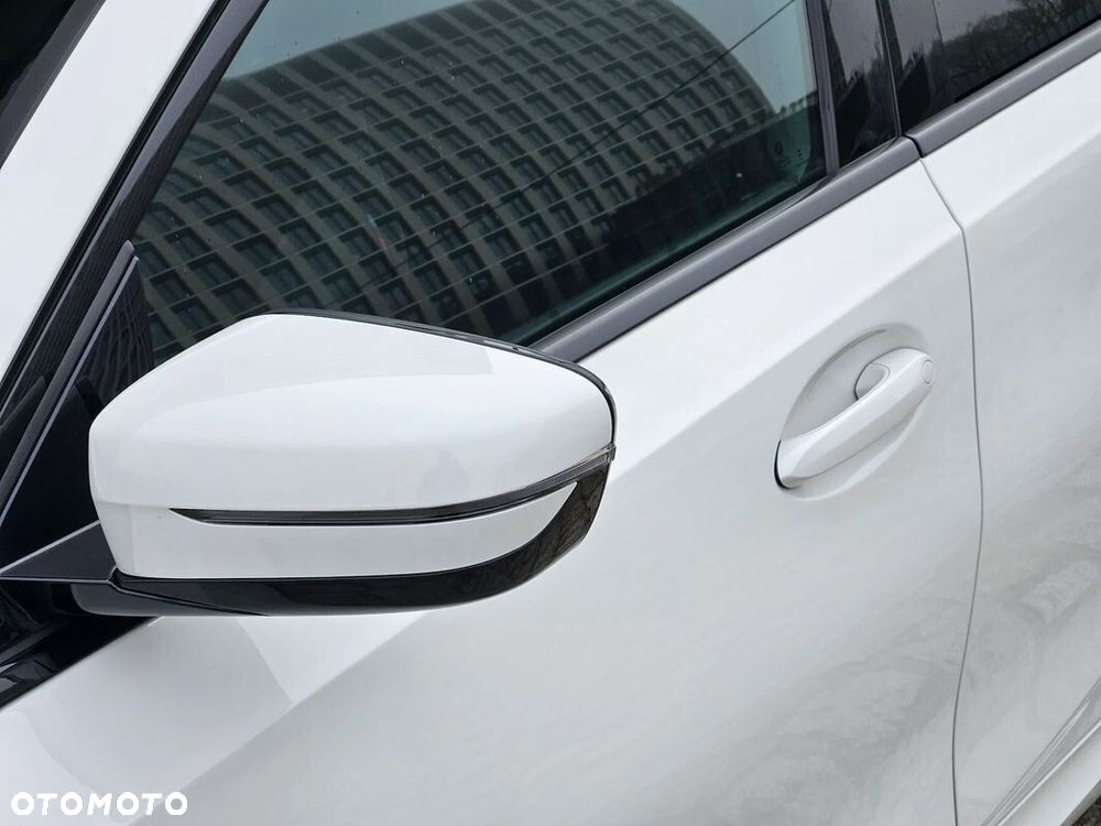 BMW Seria 3 320i xDrive M Sport - 9