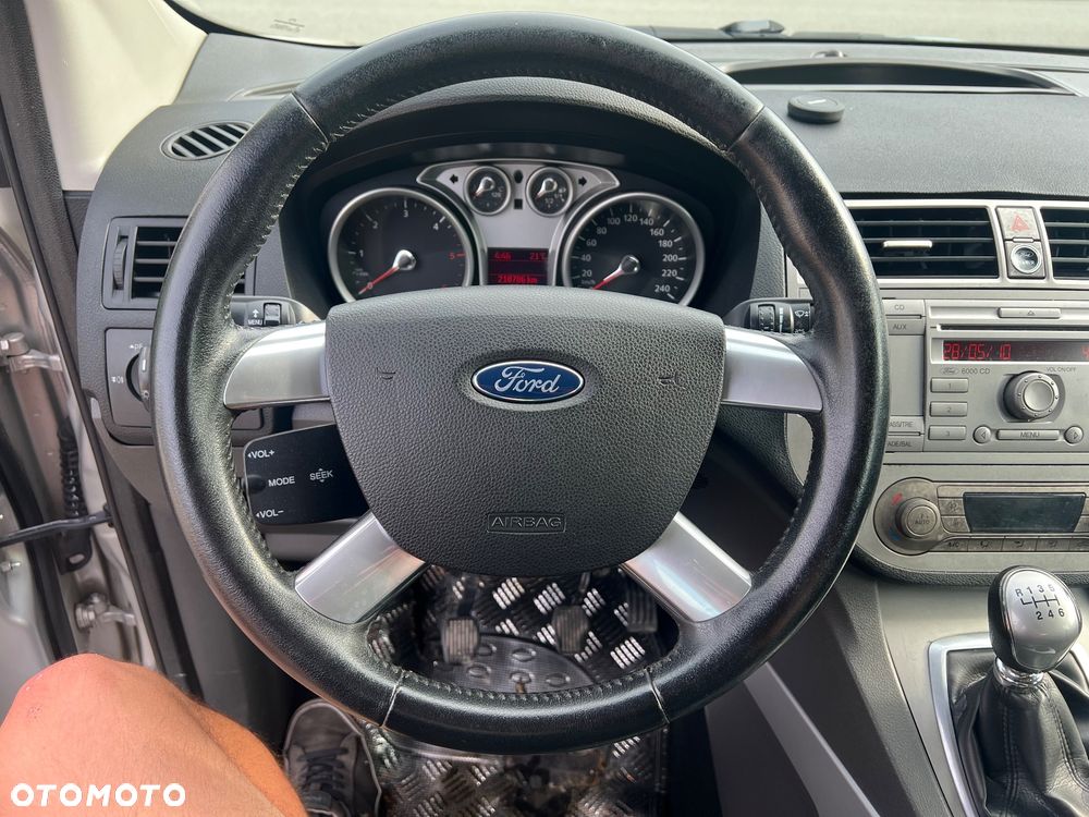 Ford Kuga 2.0 TDCi 2x4 Trend - 12