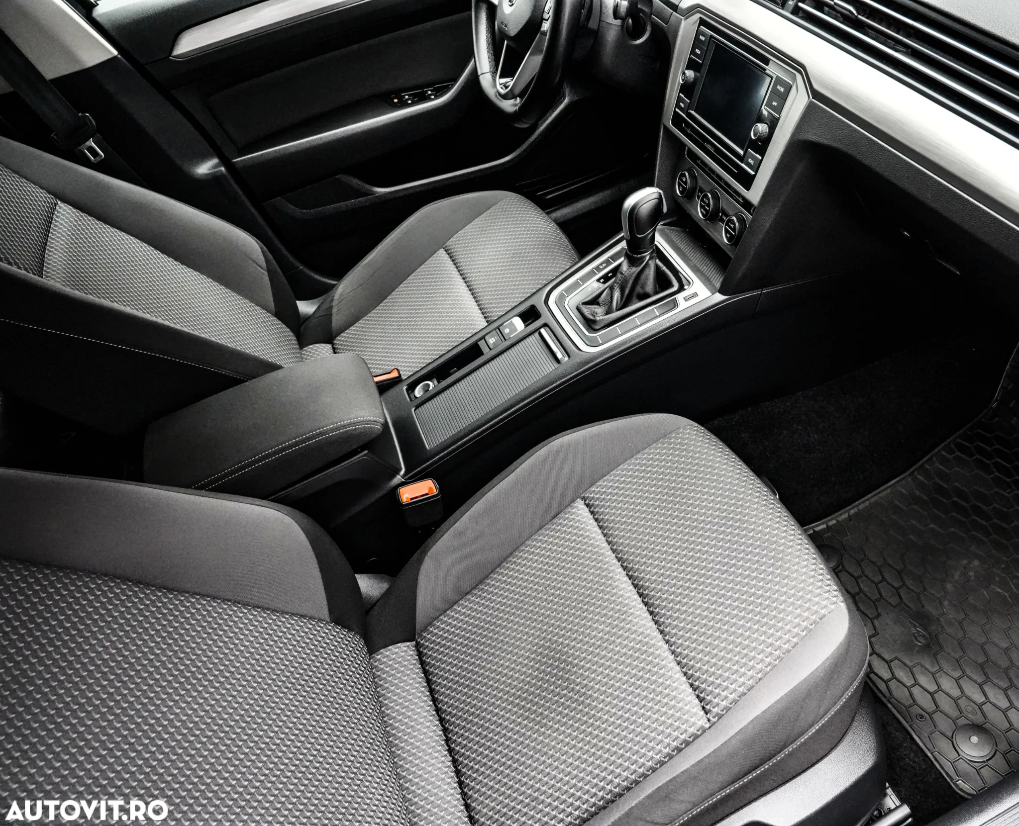 Volkswagen Passat 2.0 TDI DSG Comfortline - 13
