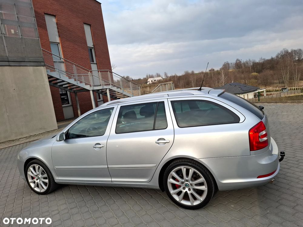 Skoda Octavia 2.0 TDI CR DPF RS - 13