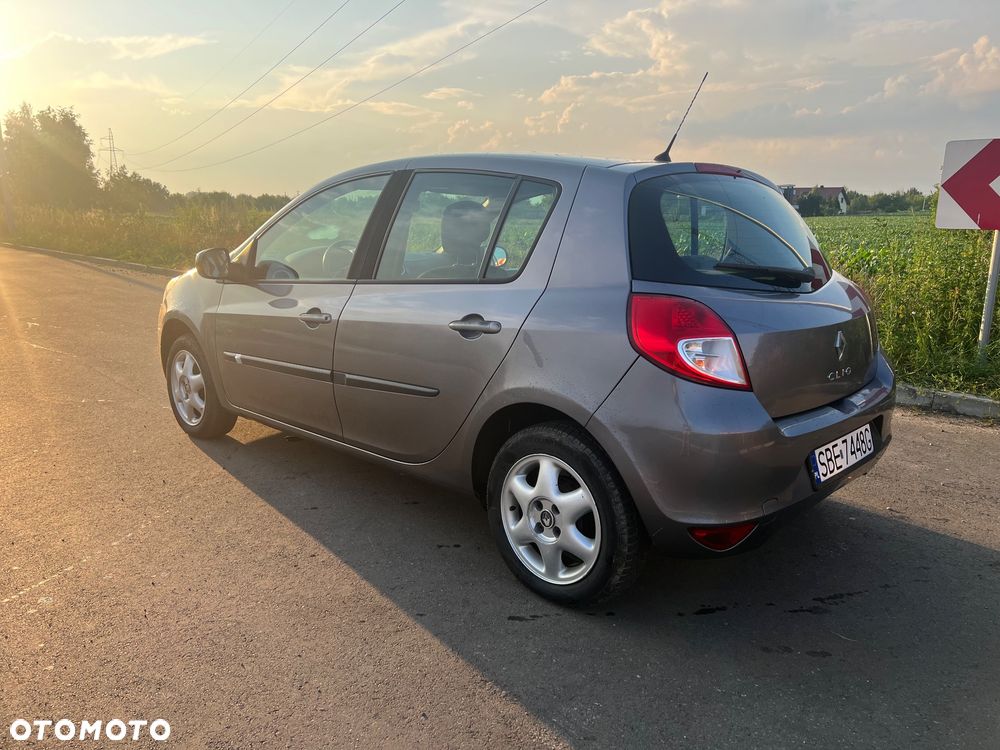 Renault Clio 1.2 16V Alize - 4