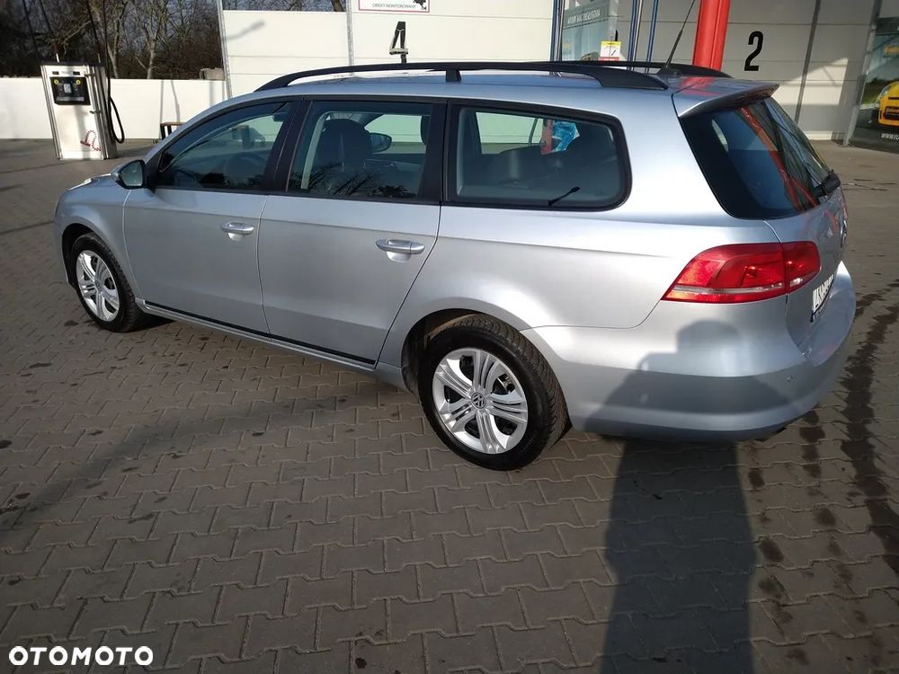 Volkswagen Passat 2.0 TDI Comfortline DSG - 4