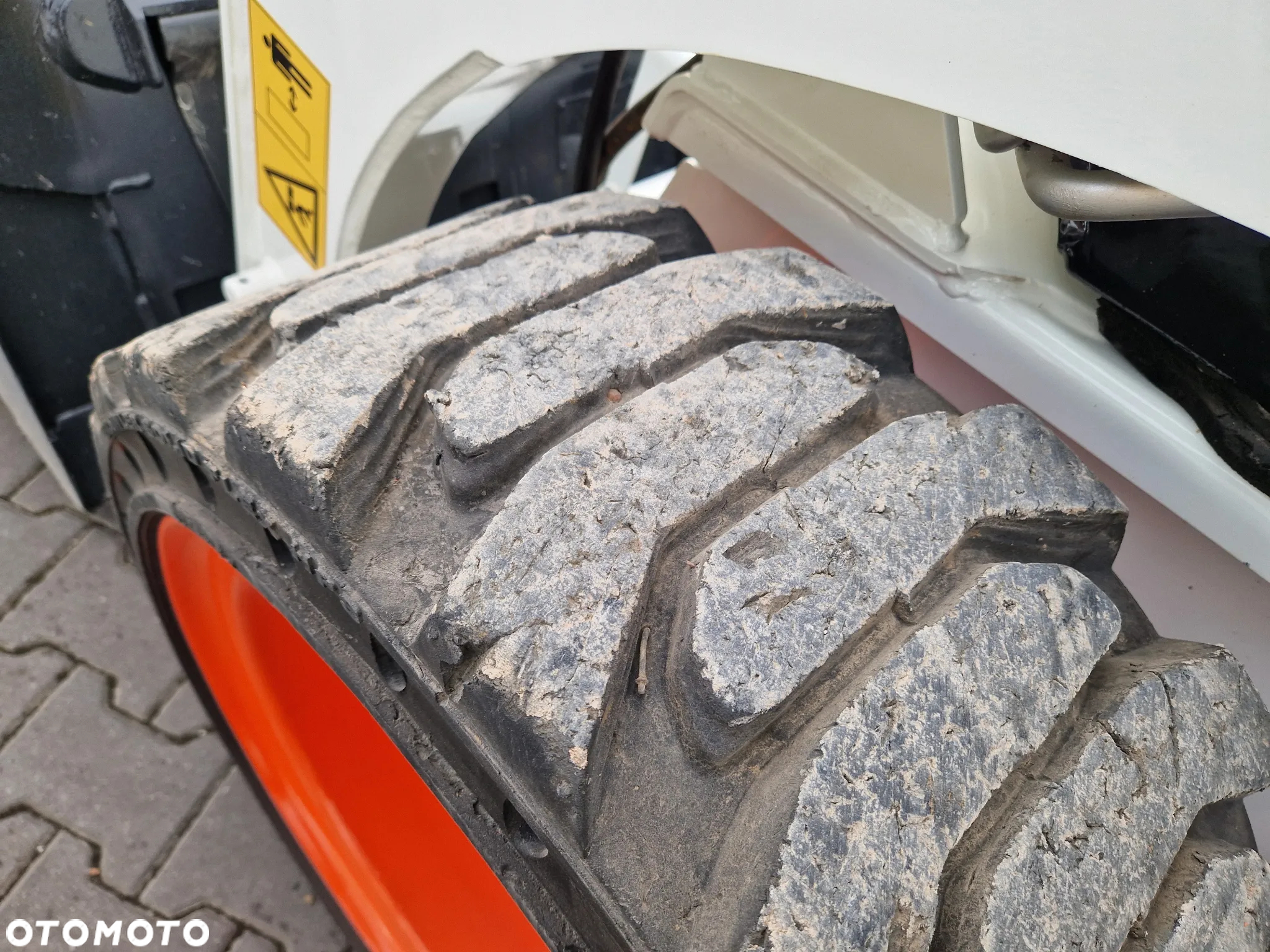 Bobcat S450 - 10