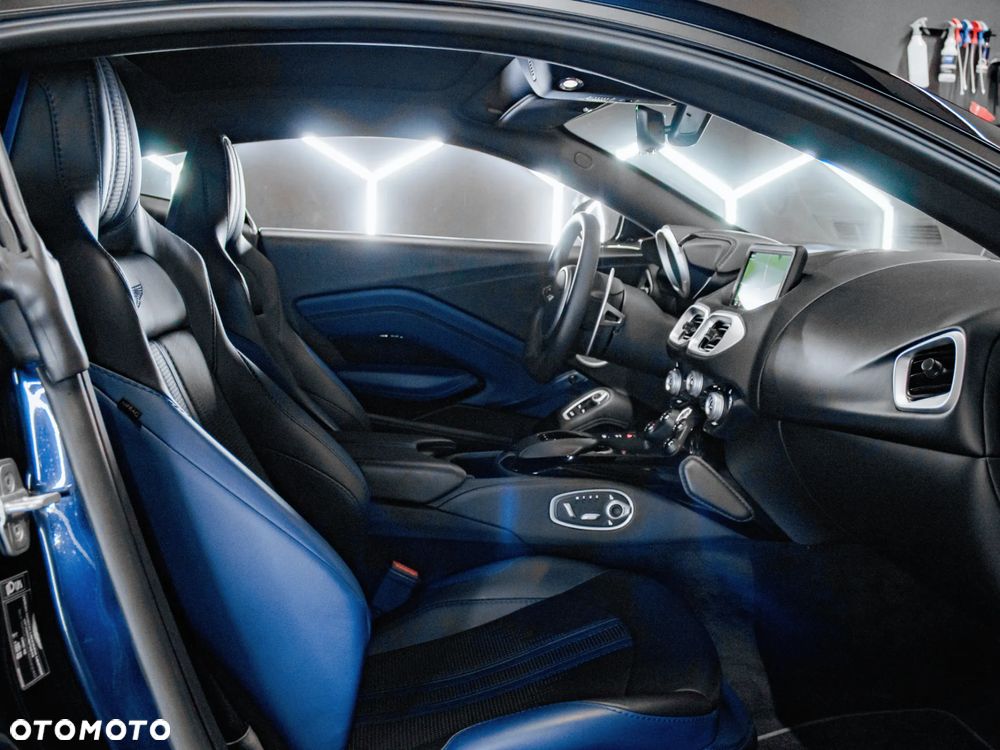 Aston Martin V8 Vantage Standard - 8