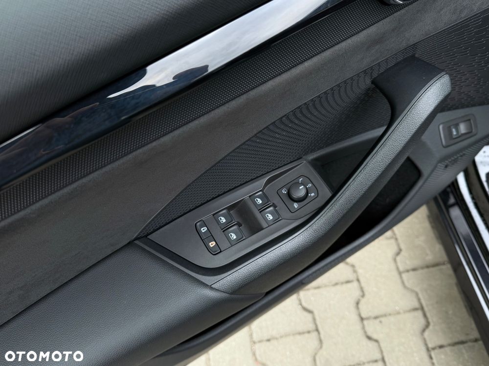 Skoda Octavia 2.0 TDI DSG RS - 20
