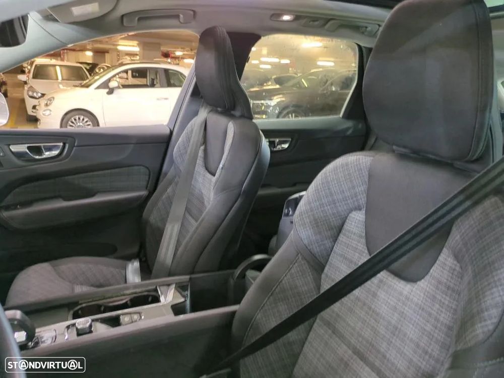 Volvo XC 60 2.0 T6 PHEV Core AWD - 5