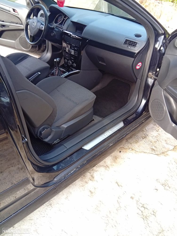 Opel Astra GTC 1.7 CDTI - 10