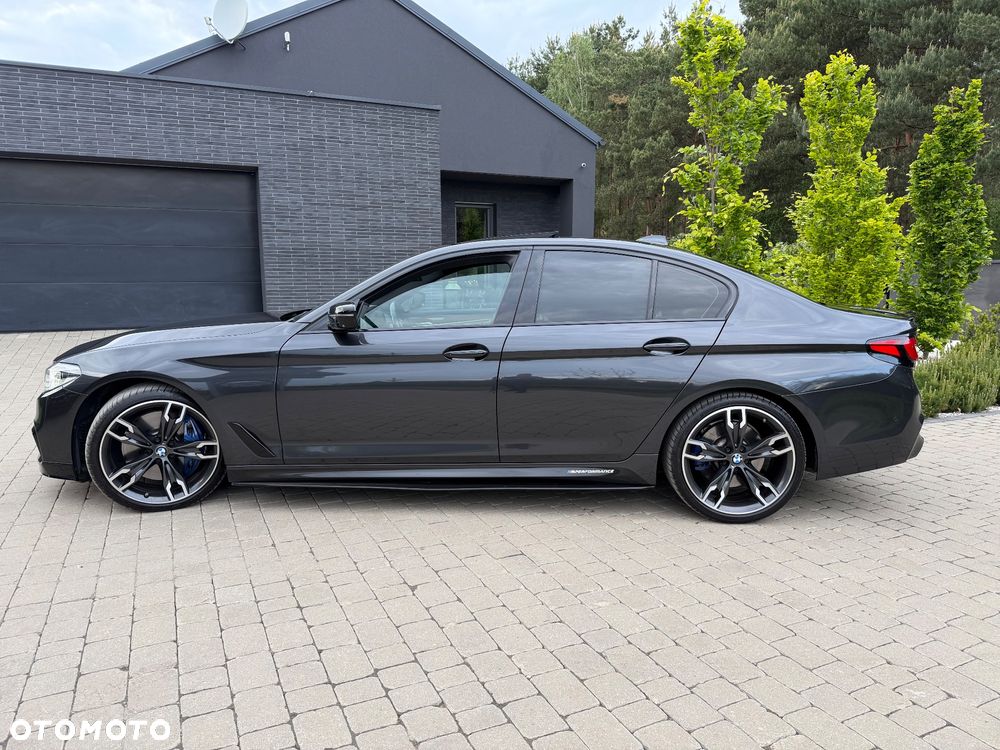 BMW Seria 5 M550i xDrive - 2